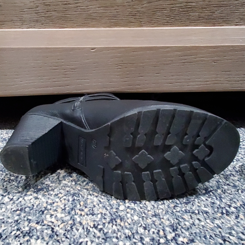 Boots - Picture 5 of 7